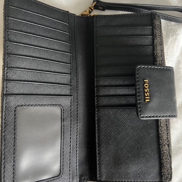 Fossil wristlet wallet/ evening purse. - Picture 4 of 8
